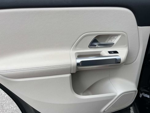 Certified 2023 Mercedes-Benz GLB 250 image 14