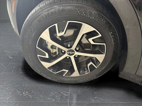 Certified 2024 Kia Sportage EX image 34