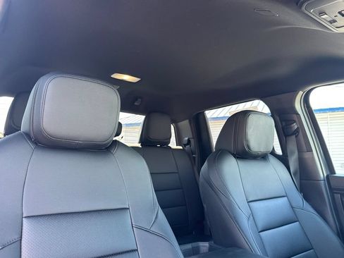 Used 2025 Toyota Tacoma TRD Sport AWD/4WD image 16