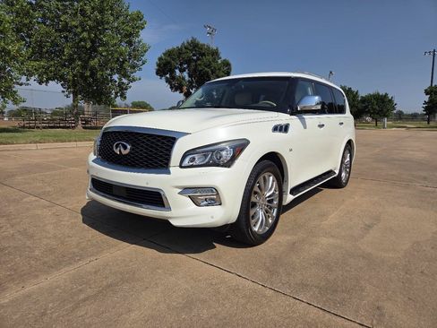 Used 2015 INFINITI QX80 4WD w/ Deluxe Technology Package image 3