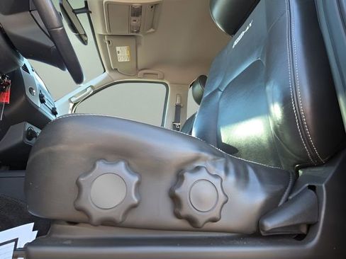 Used 2013 Nissan Xterra PRO-4X w/ Pro-4x Leather Pkg image 19