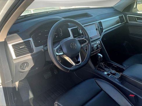 Used 2022 Volkswagen Atlas SE image 16