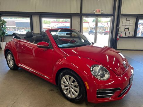 Used 2018 Volkswagen Beetle 2.0T Coast FWD image 27