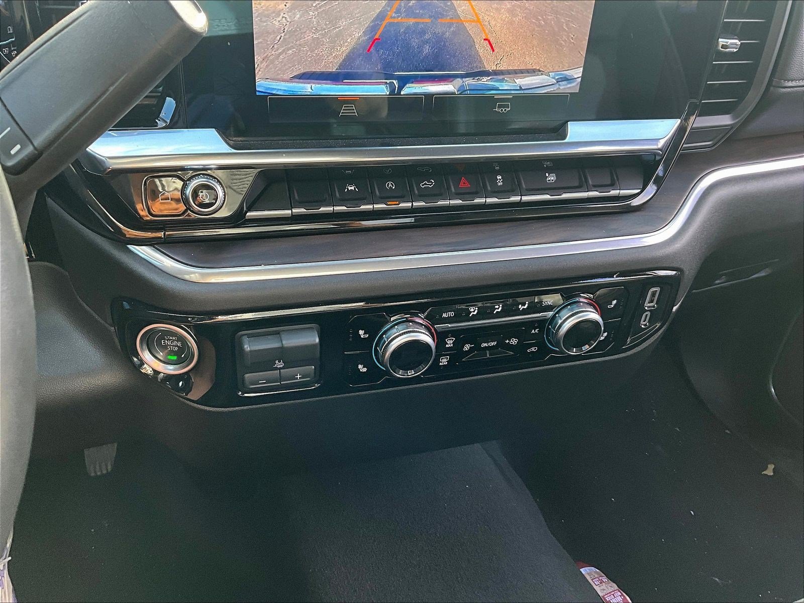 Used 2025 GMC Sierra 1500 SLT AWD/4WD image 16