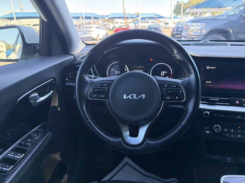Used 2022 Kia Niro EX w/ Cold Weather Package FWD image 18