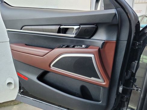 Certified 2024 Kia Telluride EX w/ EX Captain's Chair Package FWD image 27