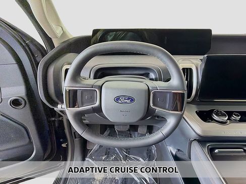 Used 2025 Ford Expedition Max Active AWD/4WD image 4