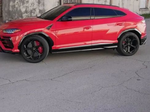 Used 2019 Lamborghini Urus image 3