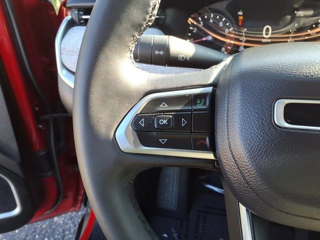 Used 2024 Jeep Compass Latitude AWD/4WD image 19
