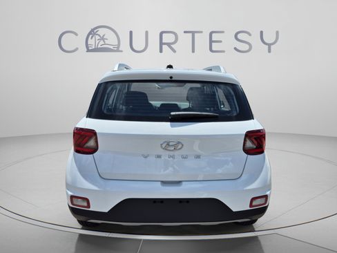 New 2026 Hyundai Venue SEL FWD image 4