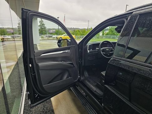 Certified 2026 Cadillac Escalade ESV Sport w/ LPO, Floor Liner Package AWD/4WD image 21