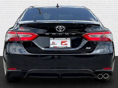 Used 2019 Toyota Camry SE FWD image 5