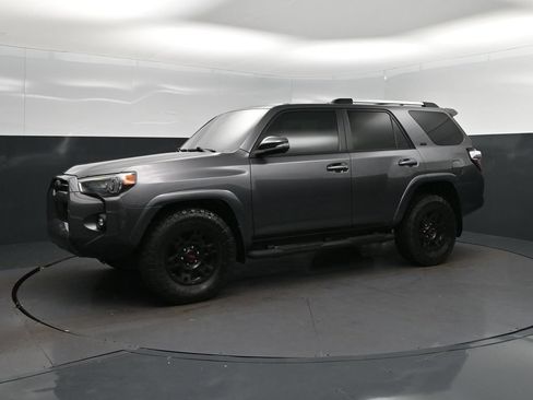 Used 2021 Toyota 4Runner SR5 Premium w/ Moonroof Package RWD image 3