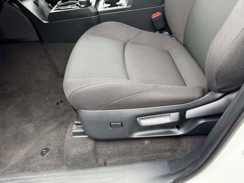 Certified 2025 Toyota 4Runner SR5 AWD/4WD image 18