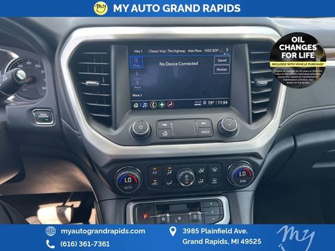 Used 2023 GMC Acadia SLE w/ Driver Convenience Package image 16