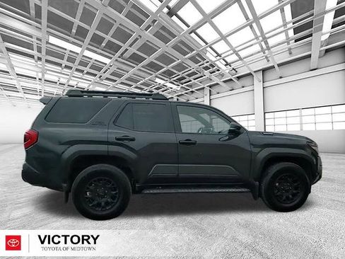 Certified 2025 Toyota 4Runner TRD Off-Road Premium image 2