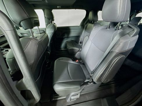 Used 2022 Toyota Sienna XLE Woodland Edition AWD/4WD image 24