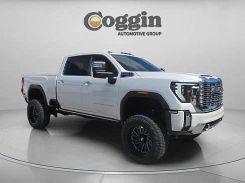 Used 2024 GMC Sierra 2500 Denali w/ Denali Reserve Package AWD/4WD image 7