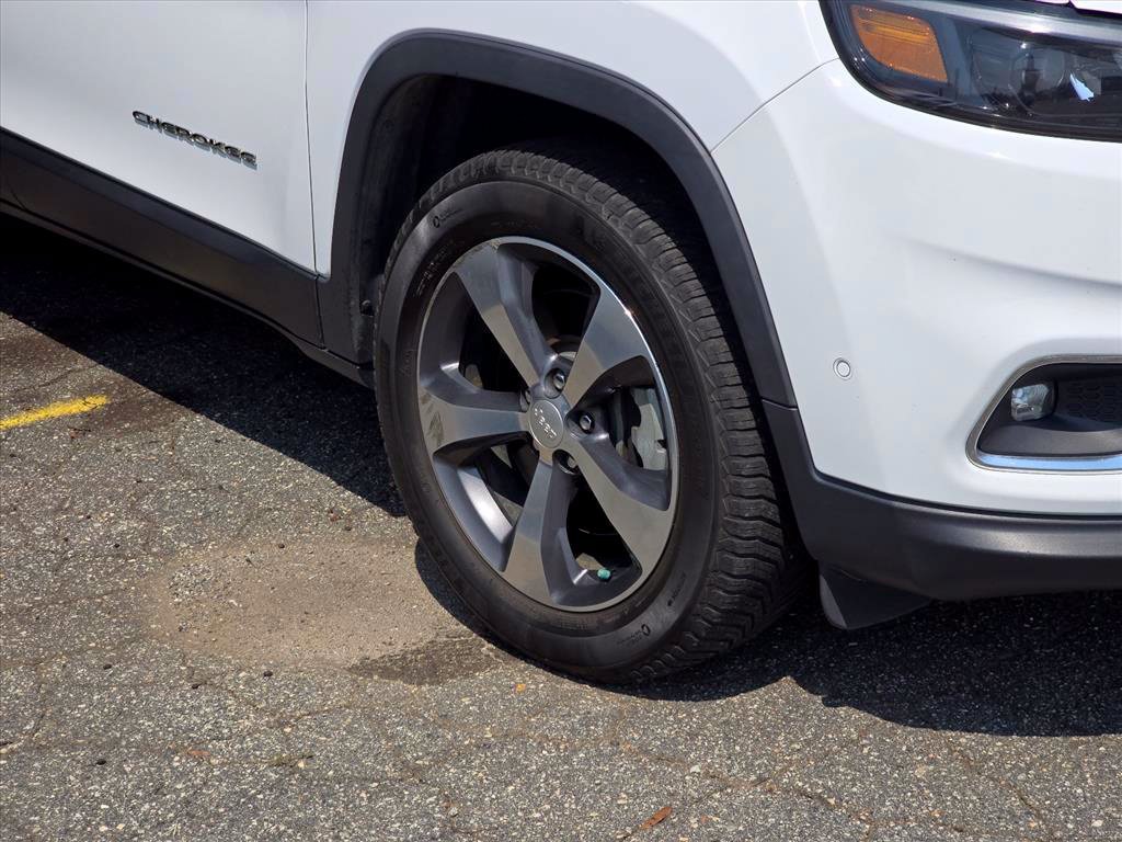 Used 2019 Jeep Cherokee Limited w/ Luxury Group AWD/4WD image 17