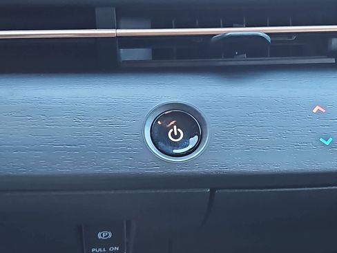 Used 2023 Nissan Ariya AWD image 24