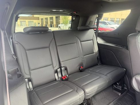 Used 2022 Chevrolet Tahoe Z71 w/ Luxury Package AWD/4WD image 30