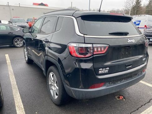 Used 2022 Jeep Compass Latitude w/ Convenience Group image 4