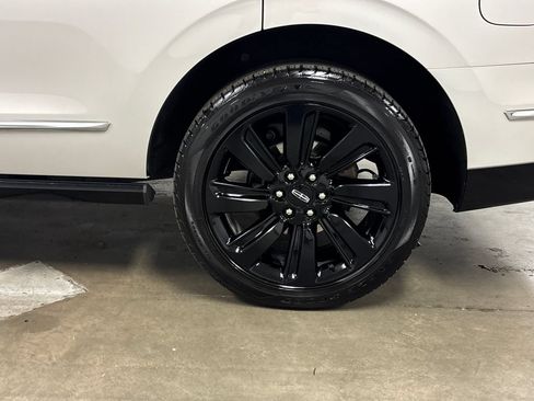 Used 2022 Lincoln Navigator Reserve AWD/4WD image 14