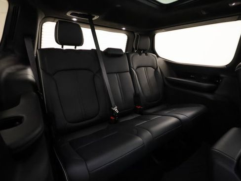 Used 2022 Jeep Grand Wagoneer Series II w/ Premium Group II image 19