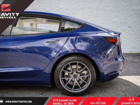 Used 2021 Tesla Model 3 Standard Range Plus image 12