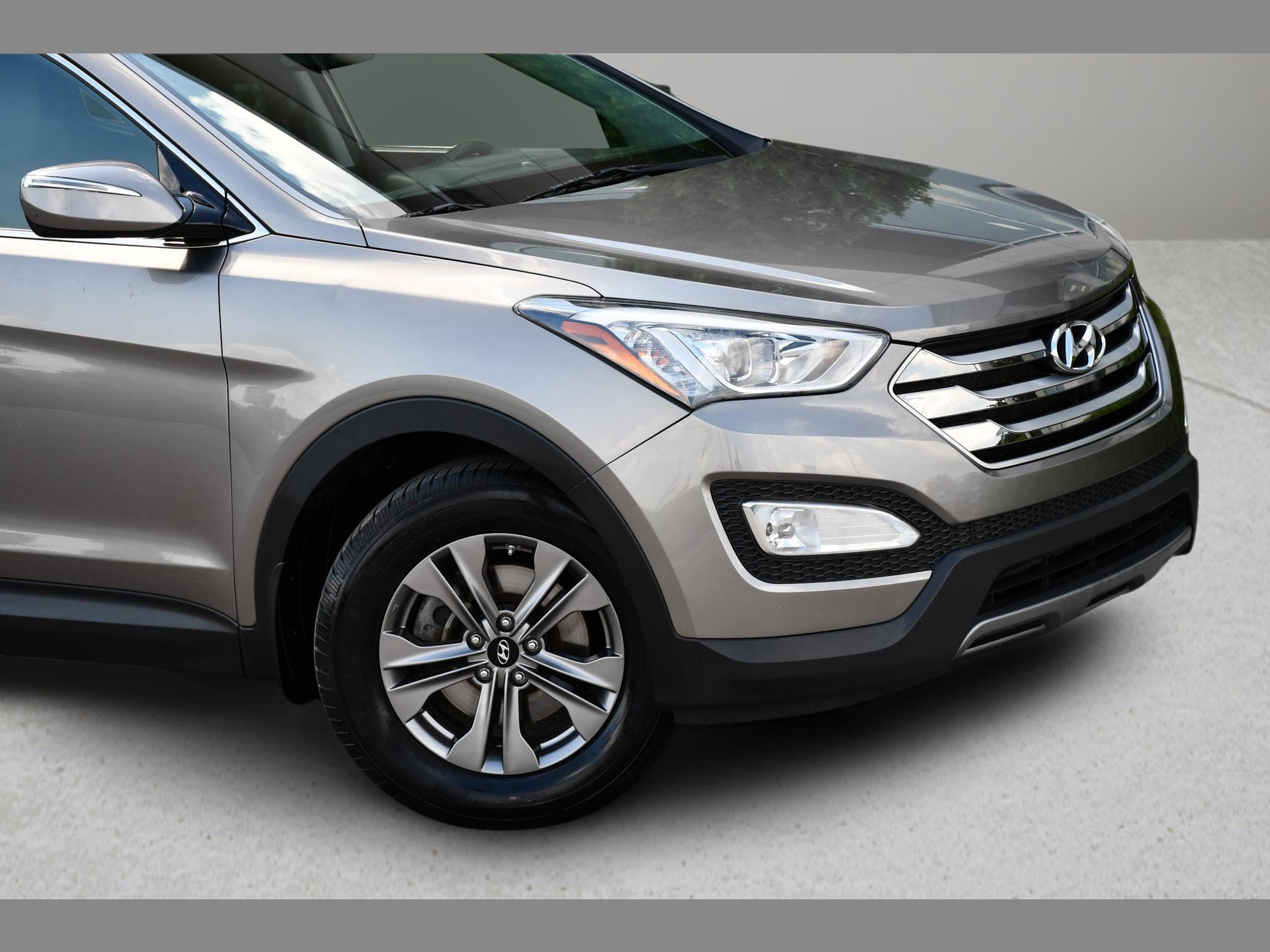Used 2016 Hyundai Santa Fe Sport w/ Option Group 03 FWD image 7
