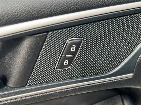 Used 2024 Ford Edge SEL w/ Convenience Package image 10