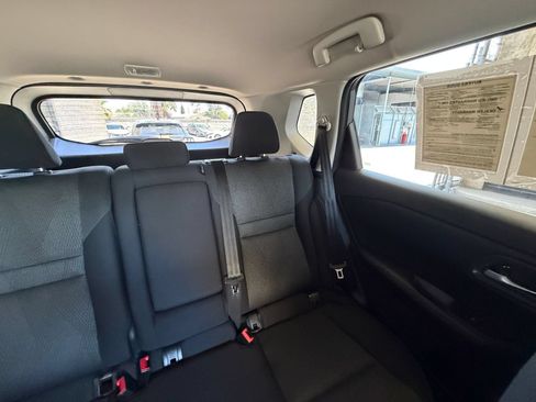 Used 2025 Nissan Rogue SV AWD/4WD image 39