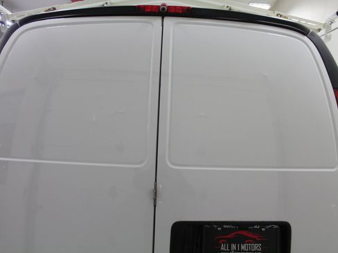 Used 2017 Chevrolet Express 2500 image 5