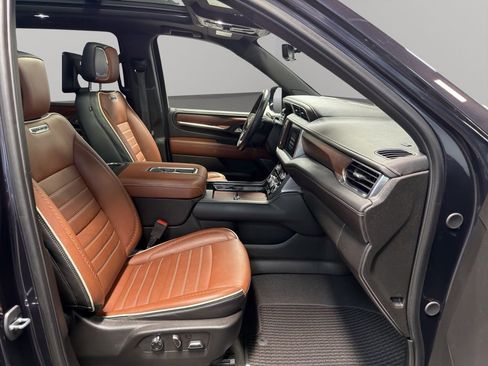 Used 2023 GMC Yukon XL Denali Ultimate image 22