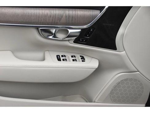 Certified 2025 Volvo S90 B6 Ultra image 27