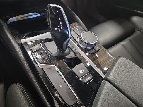 Used 2020 BMW 530i xDrive w/ Convenience Package image 22
