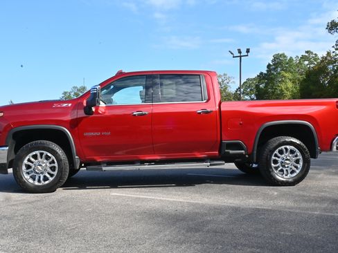 Used 2024 Chevrolet Silverado 2500 LTZ w/ LTZ Plus Package image 6