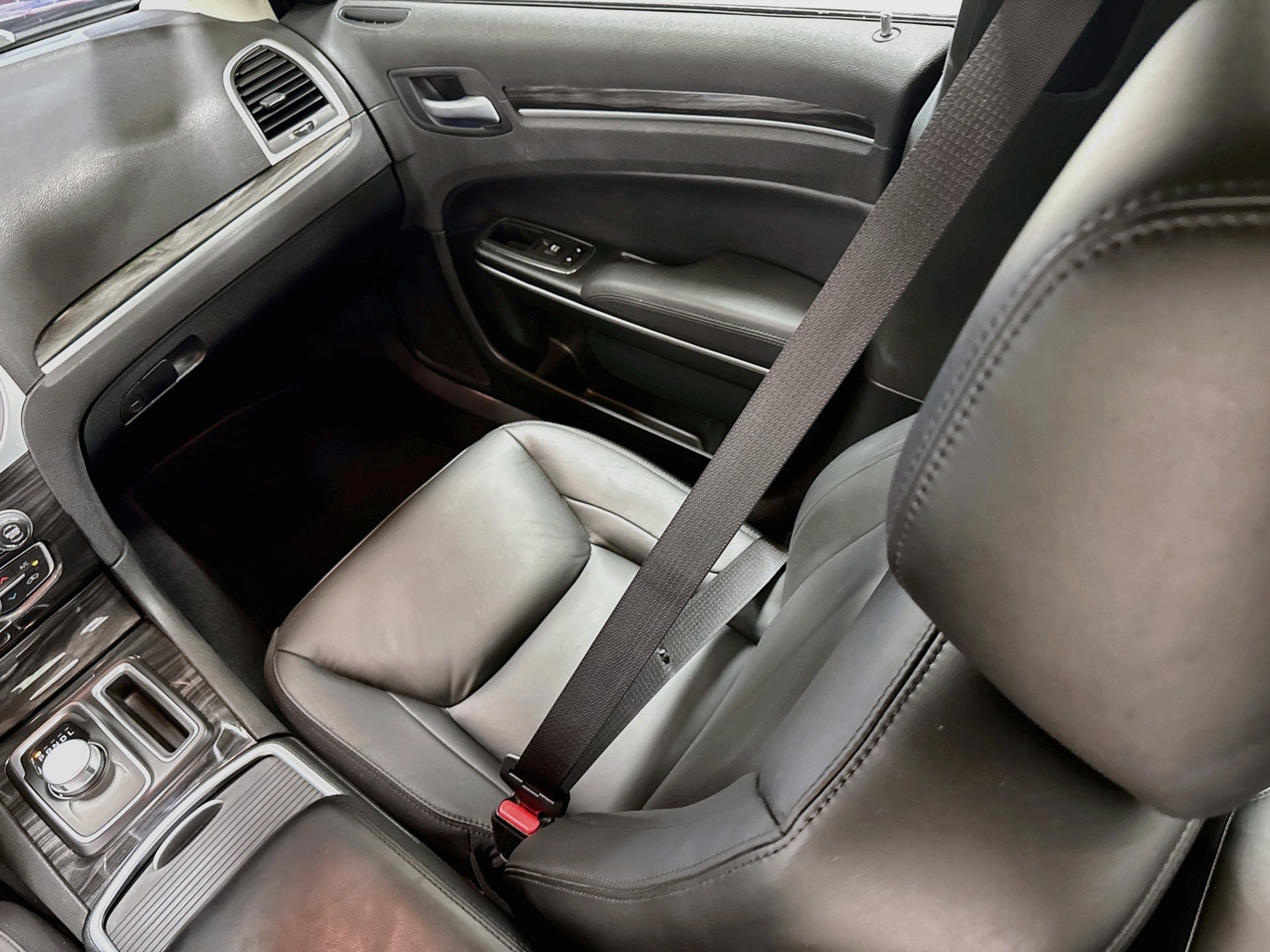 Used 2022 Chrysler 300 Touring L RWD image 22