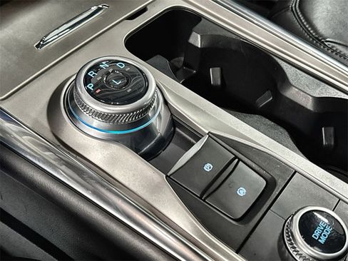 Used 2022 Ford Explorer XLT w/ Equipment Group 202A image 22