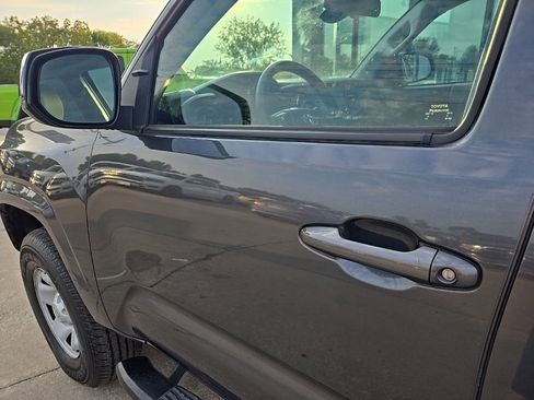 Used 2022 Toyota Tacoma SR image 34