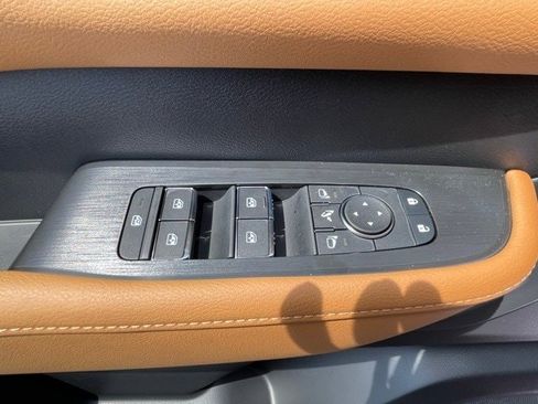 New 2025 Nissan Armada SL w/ Convenience Package image 11