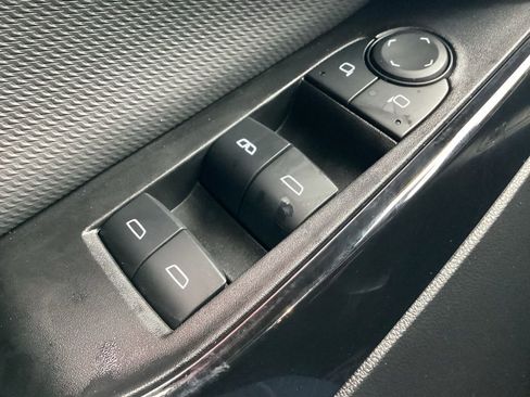 Used 2025 Chevrolet Equinox LT image 25