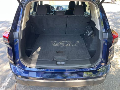 Used 2025 Nissan Rogue SV FWD image 33