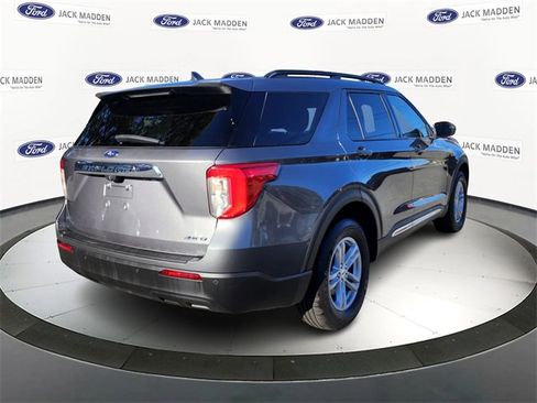 Certified 2021 Ford Explorer XLT image 5