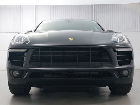 Certified 2018 Porsche Macan image 10