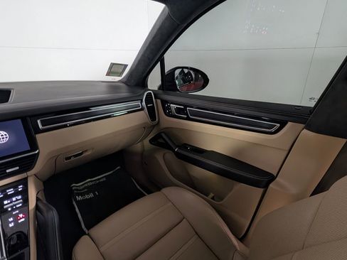 Certified 2023 Porsche Cayenne GTS image 23