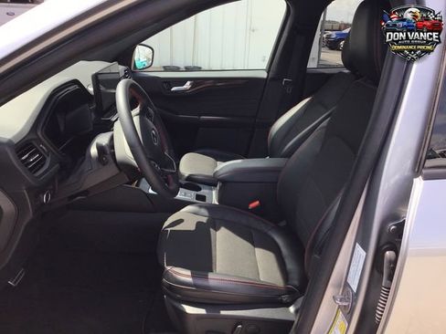 Used 2024 Ford Escape ST-Line w/ Tech Pack #1 AWD/4WD image 9