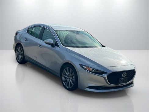 Used 2020 MAZDA MAZDA3 Sedan w/ Select Package image 3