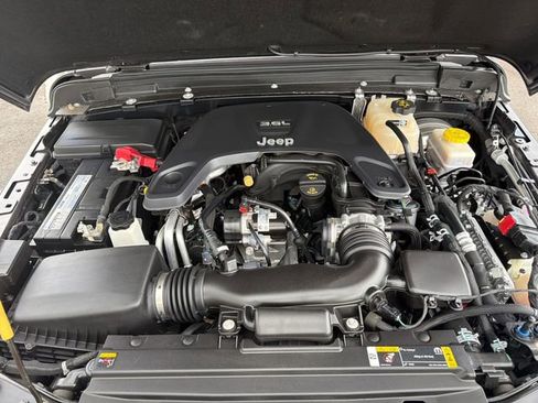 Used 2021 Jeep Wrangler Sport image 12