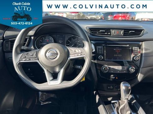 Used 2018 Nissan Rogue S AWD/4WD image 16
